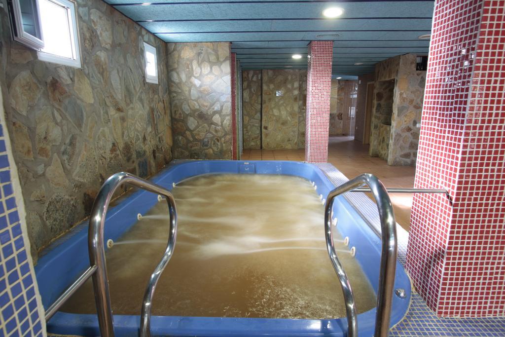 Hotel Balneario Fuentes Del Trampal Carmonita Exterior photo