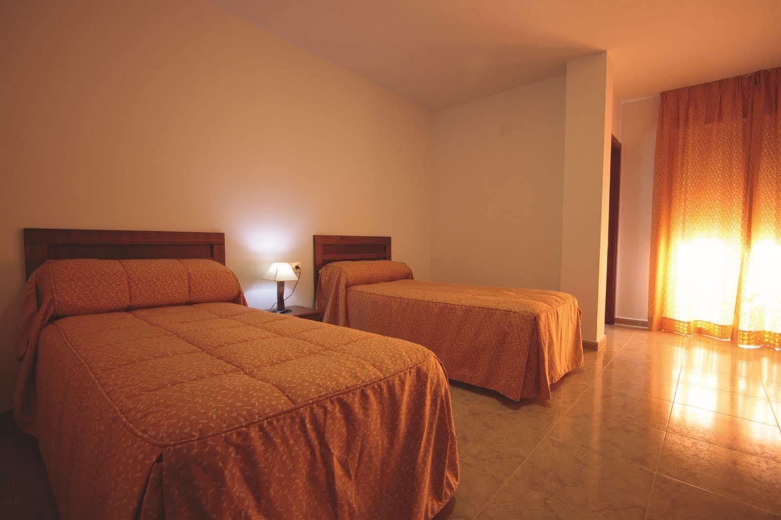 Hotel Balneario Fuentes Del Trampal Carmonita Exterior photo